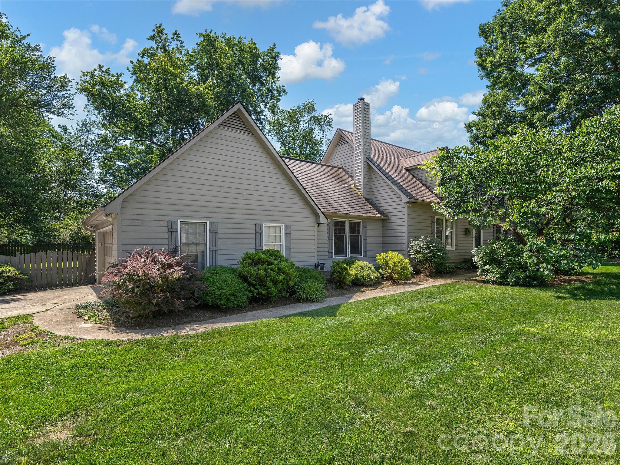 3 Carolewood Drive