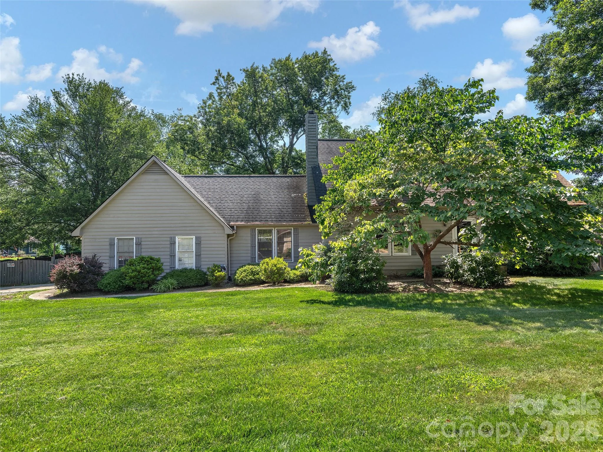 3 Carolewood Drive, Horse Shoe, NC, 28742