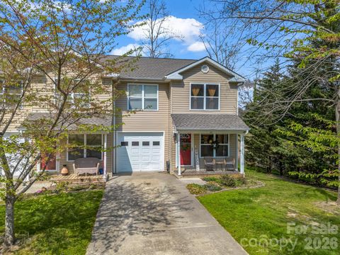 Photo of 22 Macks Way, Hendersonville, NC 28739 (MLS # 4362721)