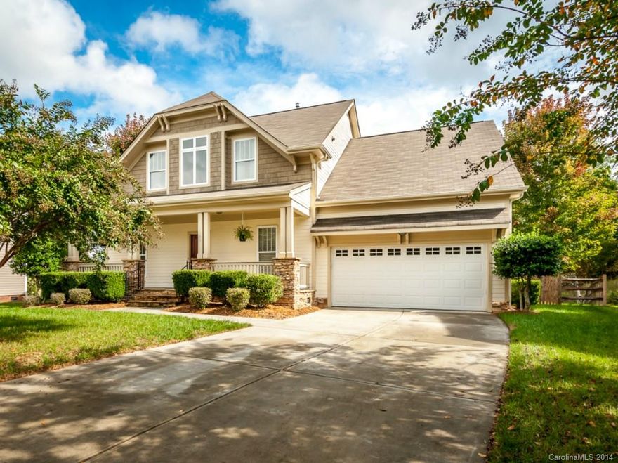 Gorgeous 2 story home on Cul-de-sac lot in Lakeshore Subdivision w/ golf course view on .36 acres! Loaded w/ comm. features including the Tega Cay Golf Course, pool, club house, & boat ramp onto the Lake! Large open floor plan on main w/ a gas log fireplace in the 2 story great room, breakfast area w/ easy access to the amazing screened in porch, & open kitchen to accommodate your guests! Master on main! Upstairs contains 3 bedrooms & a bonus to change into whatever suits your needs!