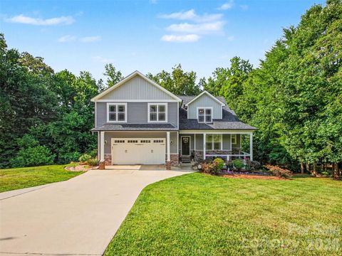 Photo of 155 Wood Acre Drive, Mooresville, NC 28115 (MLS # 4398730)