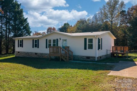 Photo of 390 River Shoals Ridge Drive, Taylorsville, NC 28681 (MLS # 4319372)