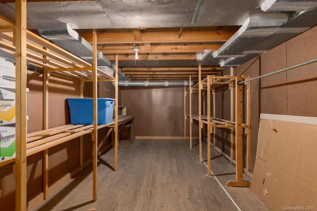 LAKEVIEW ESTATES - Residential Income