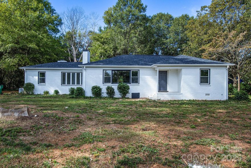 Check out this beautifully renovated 3-bedroom, 2-bath home located in the heart of Charlotte! Featuring an open-concept layout, this property offers a brand-new kitchen with stainless steel appliances, spacious living areas, gorgeous hardwood floors throughout, and stylishly updated bathrooms. With finest finishes and fresh paint, this move-in ready home also boasts a private backyard, perfect for entertaining. Make it yours today!
