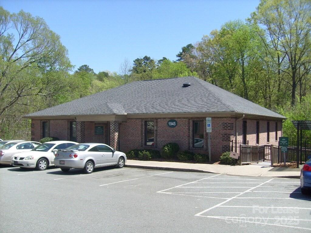 1945 J N Pease Place 201