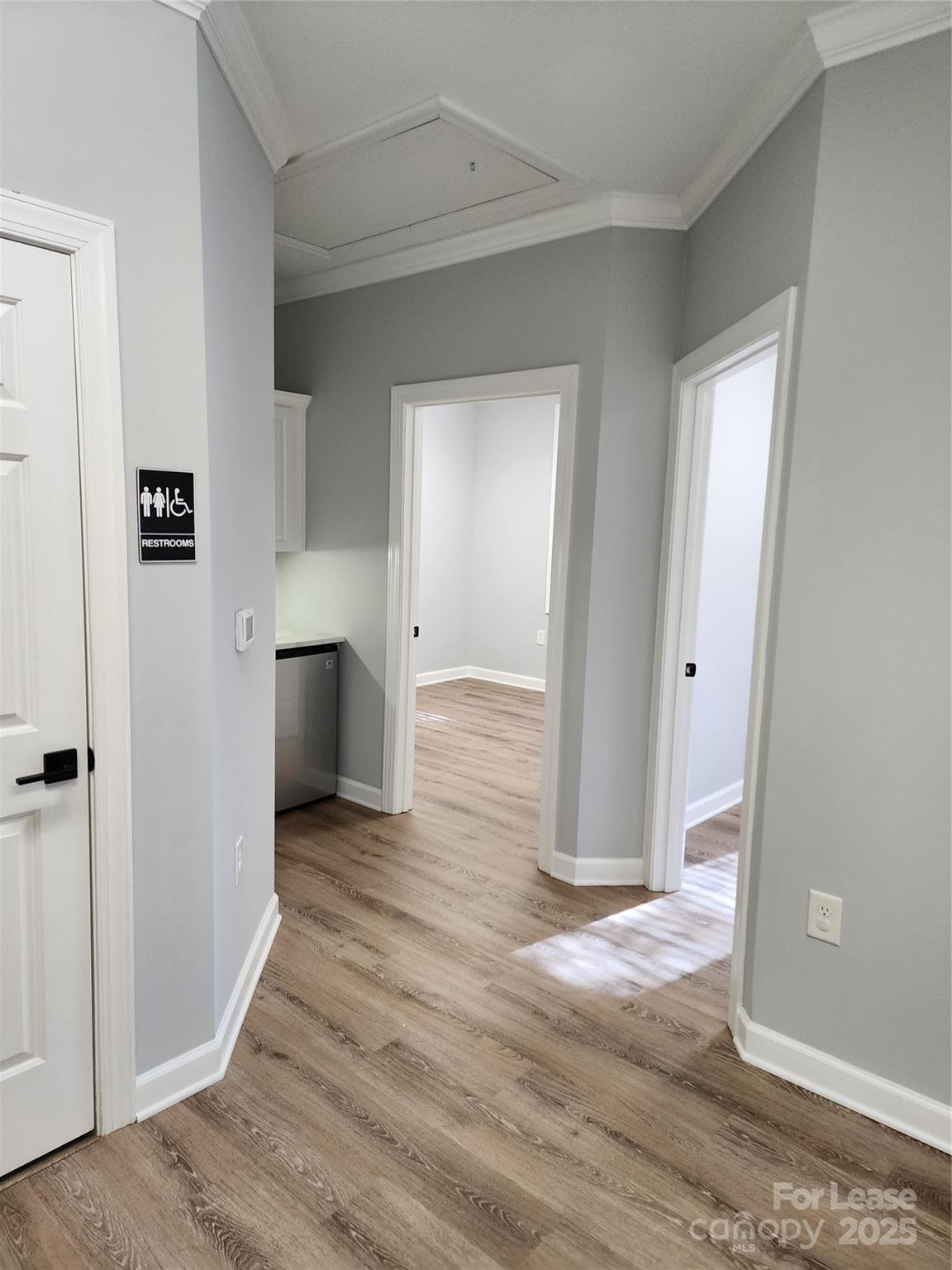 1945 J N Pease Place 201