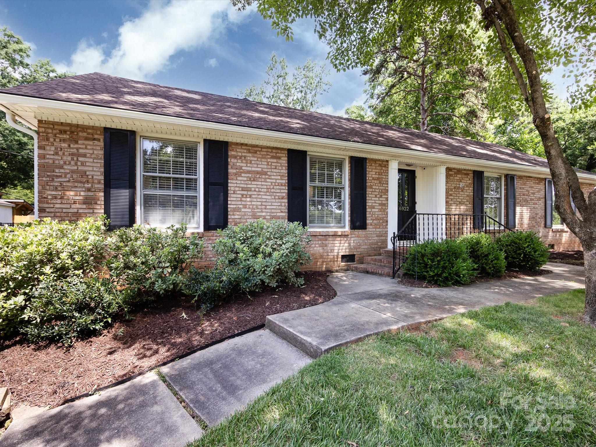 6922 Woodstock Drive