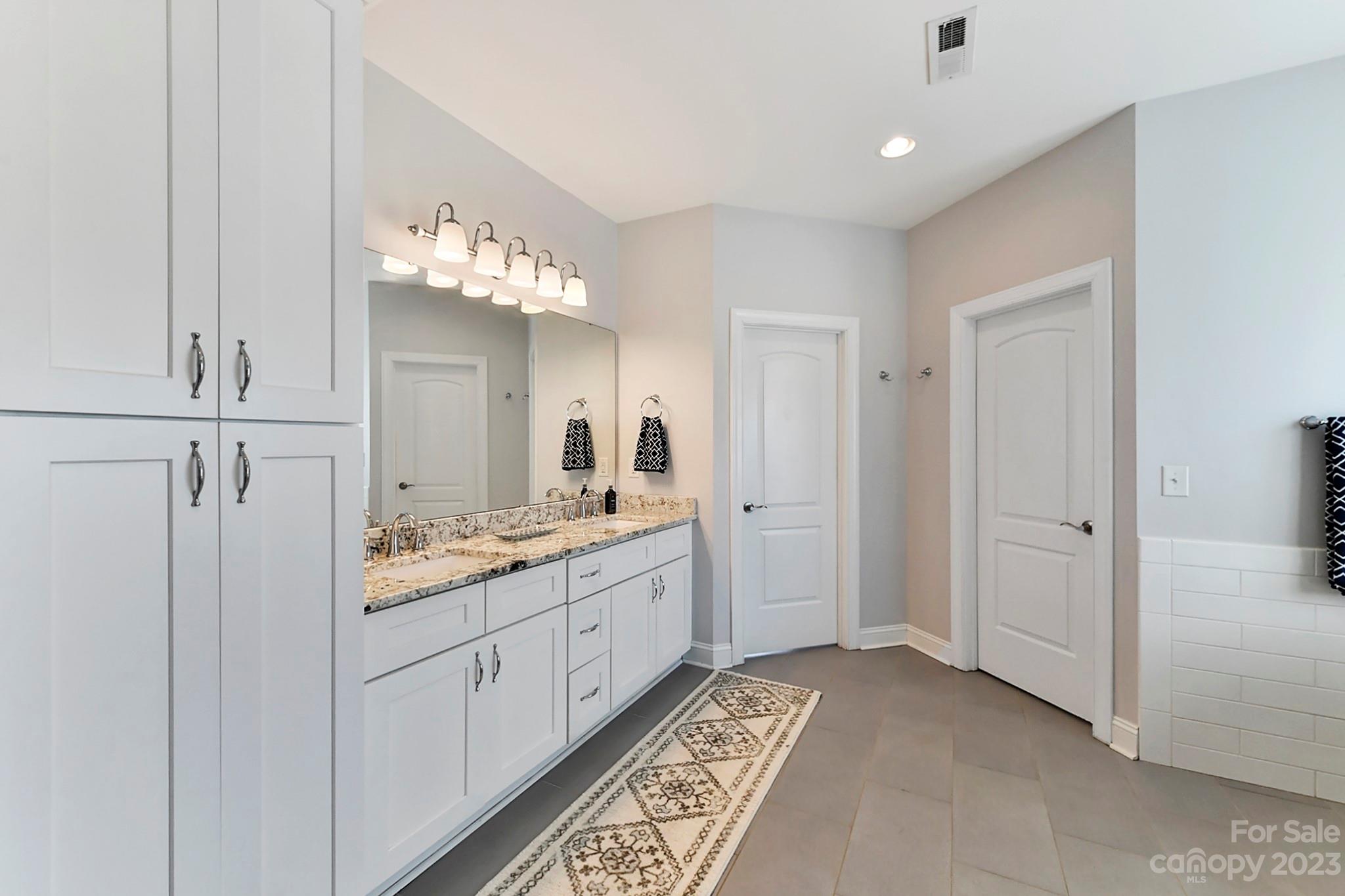 Paradise Point - Residential