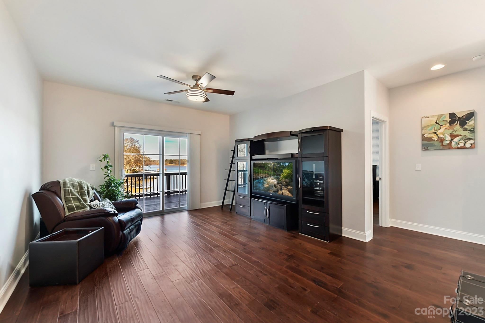 Paradise Point - Residential