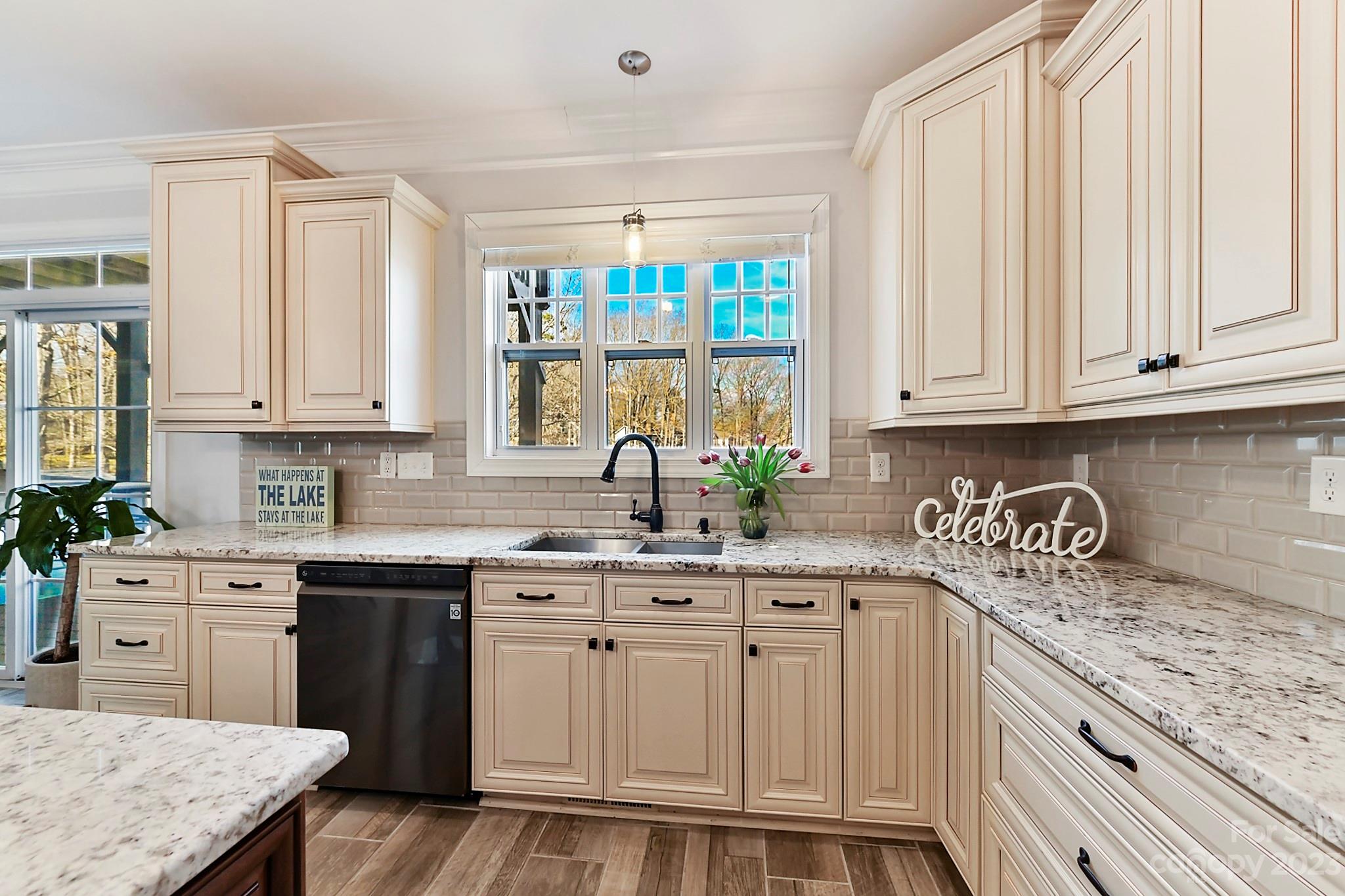 Paradise Point - Residential