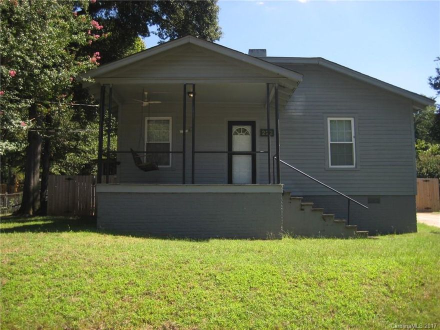 In the heart of Fort Mill is this beautiful home with a spacious family room w/ hardwood fls, Kitchen w/ Stove (2015), DW (2014) & refrigerator (2013),Washer (2015), Dryer (2015), Roof (2011), Fence (2014), Vaulted master bedroom, Outside storage, Screen porch, Age of home to estimated to be 1950.