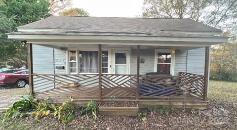 Photo of 603 Old North Main Street, Clover, SC 29710 (MLS # 4320532)