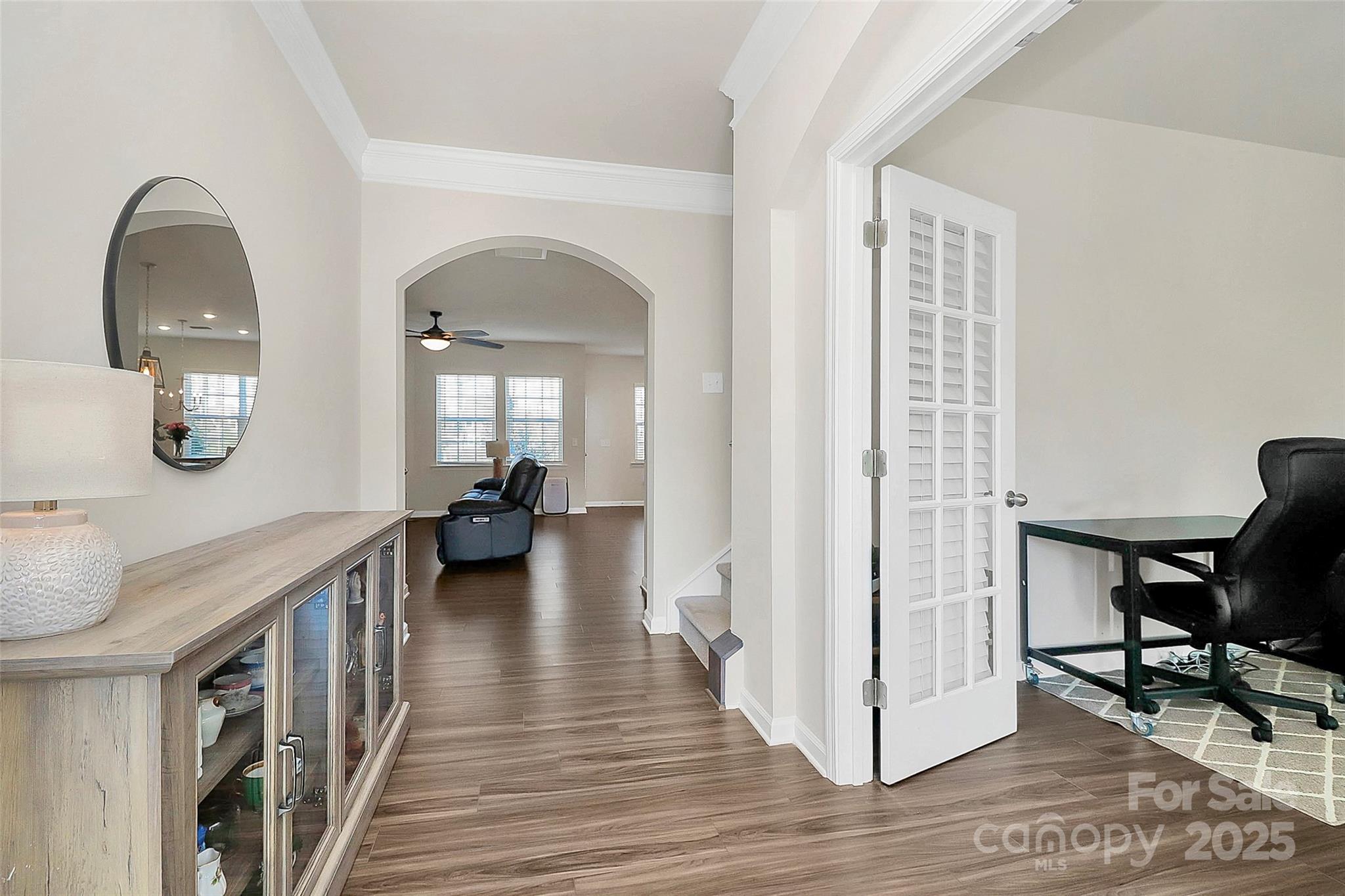 913 Deep River Way