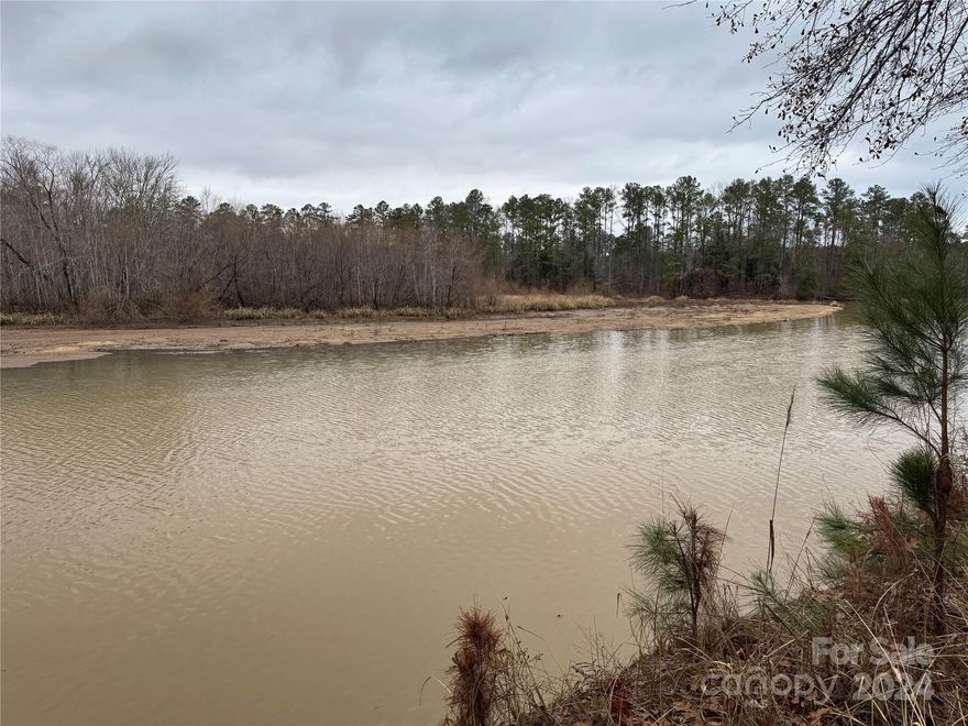 2 bedroom single wide manufactured home on waterfront lot at Lake water, home has not been lived in or used in more than 10 years, home is in some deteriorated condition, water front lot is relatively flat