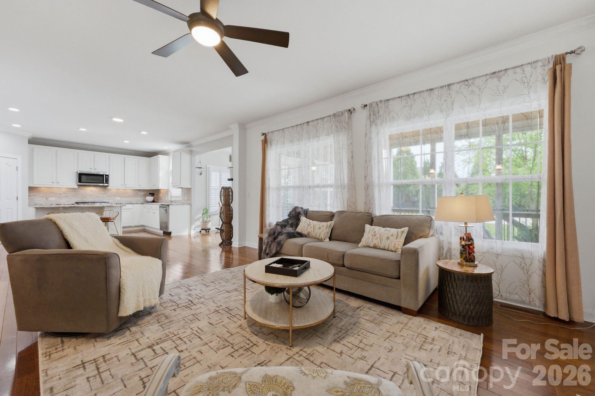 Hollister - Residential