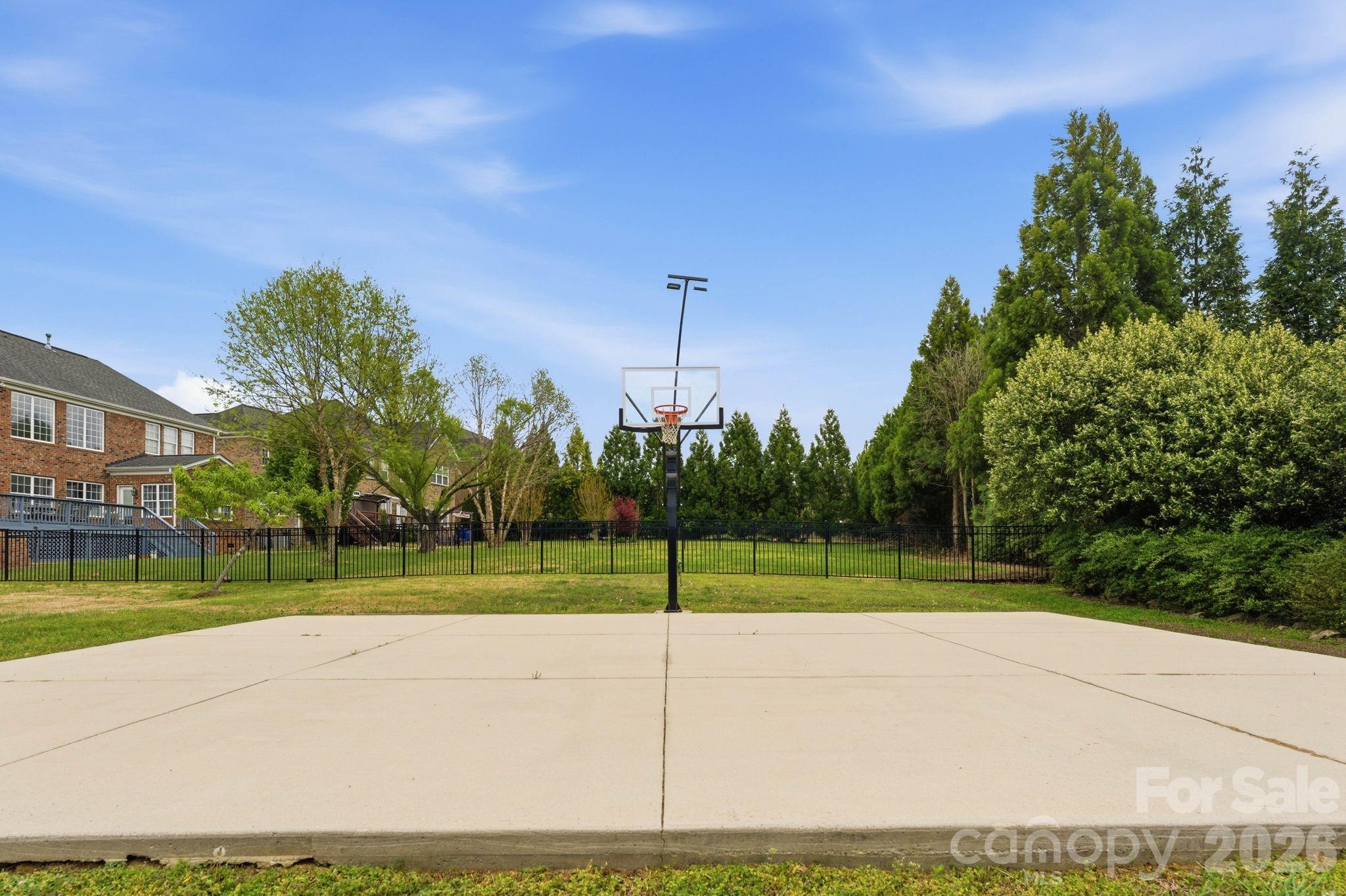 Hollister - Residential