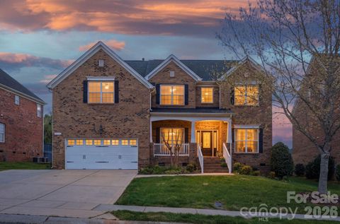 Photo of 422 Deer Brush Lane, Waxhaw, NC 28173 (MLS # 4364170)
