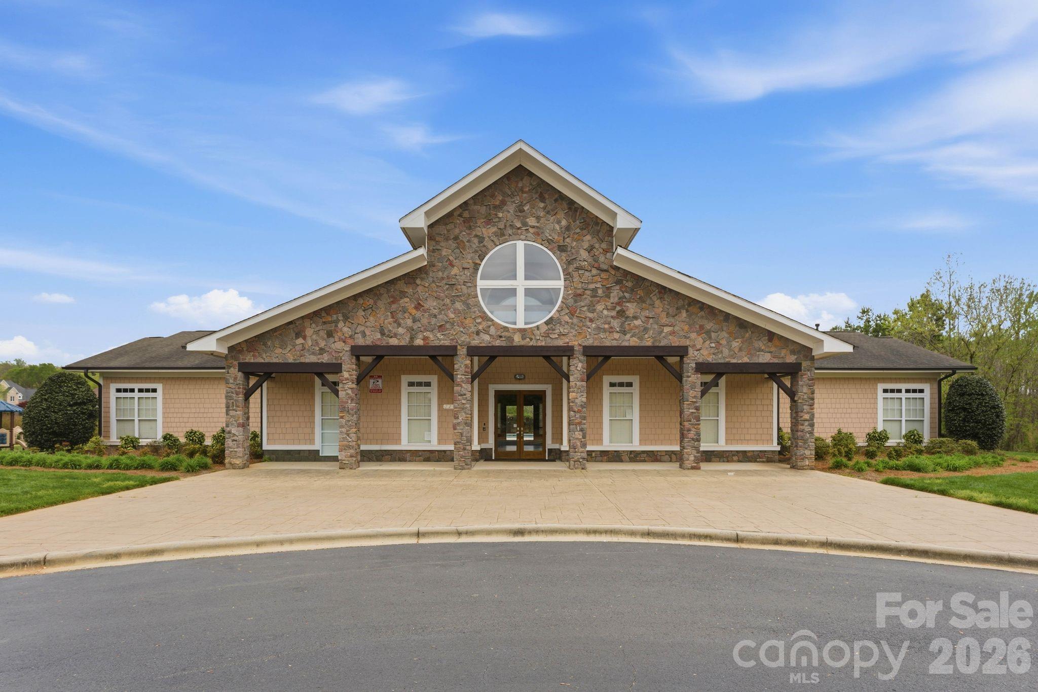 Hollister - Residential