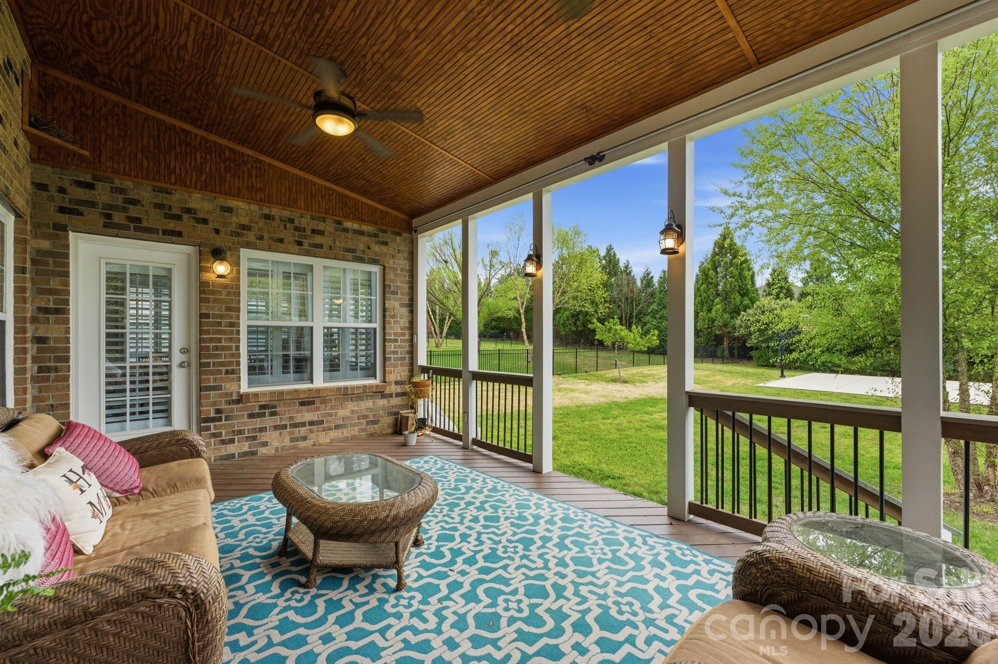 Hollister - Residential