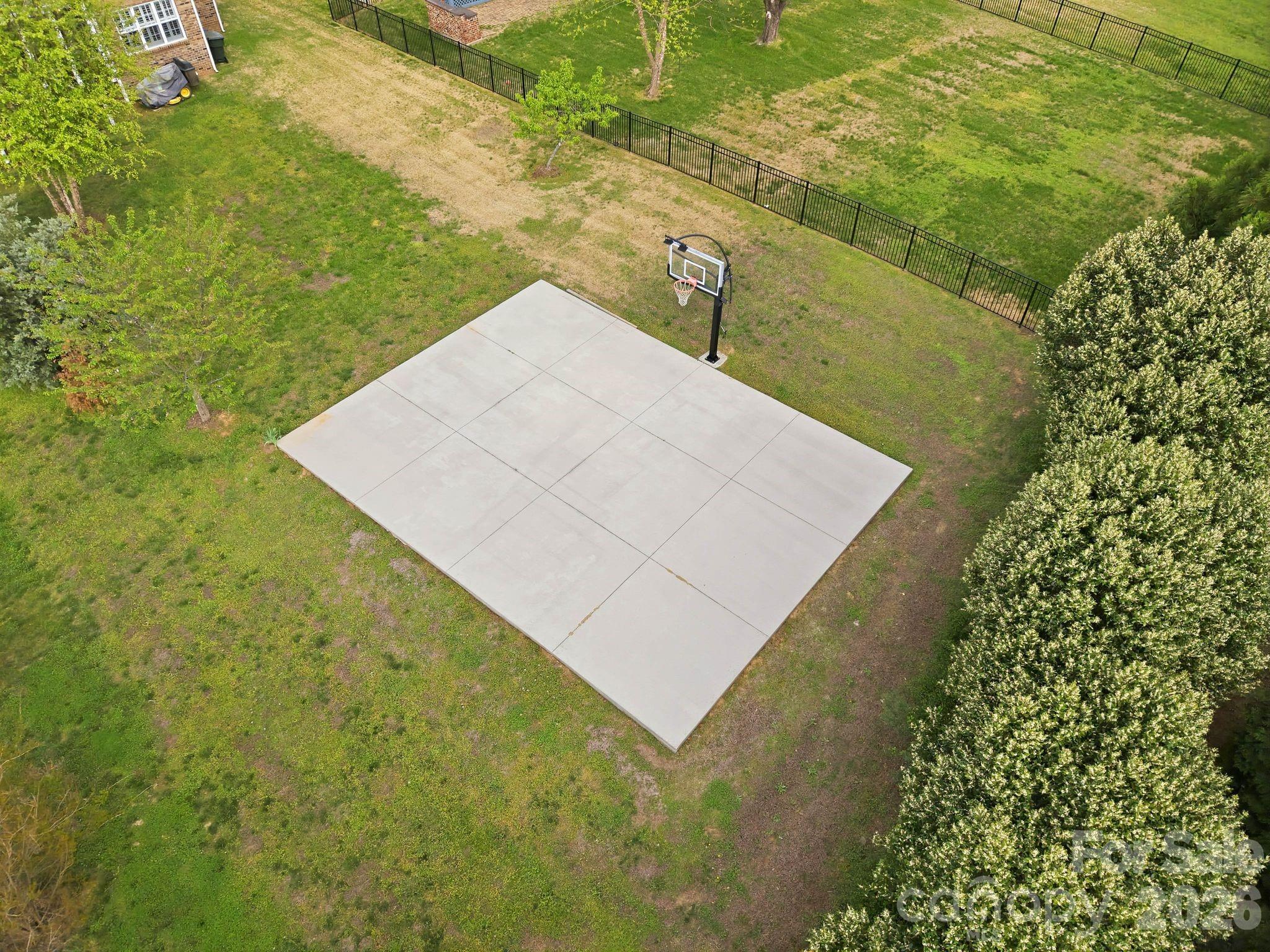 Hollister - Residential