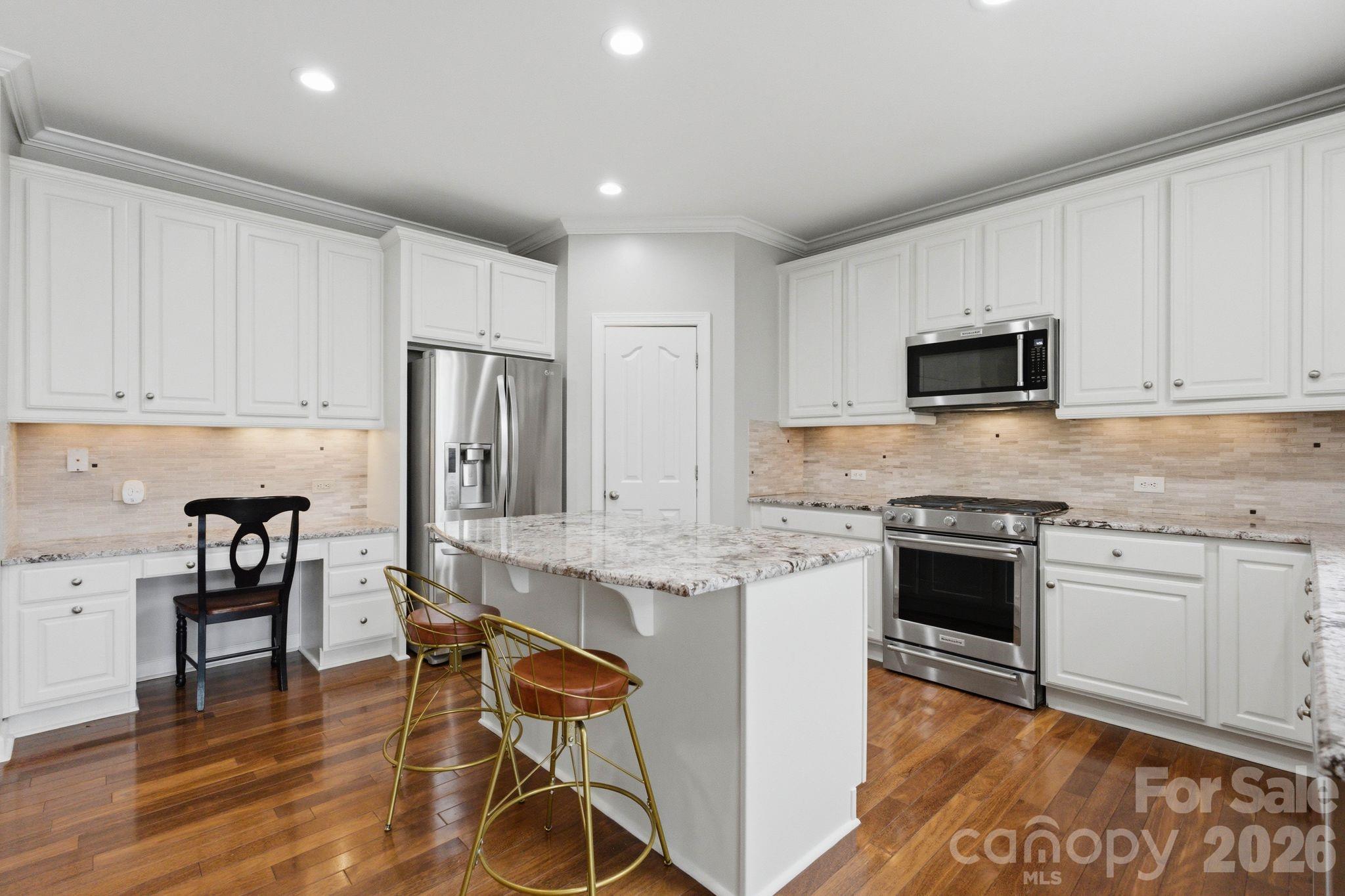 Hollister - Residential