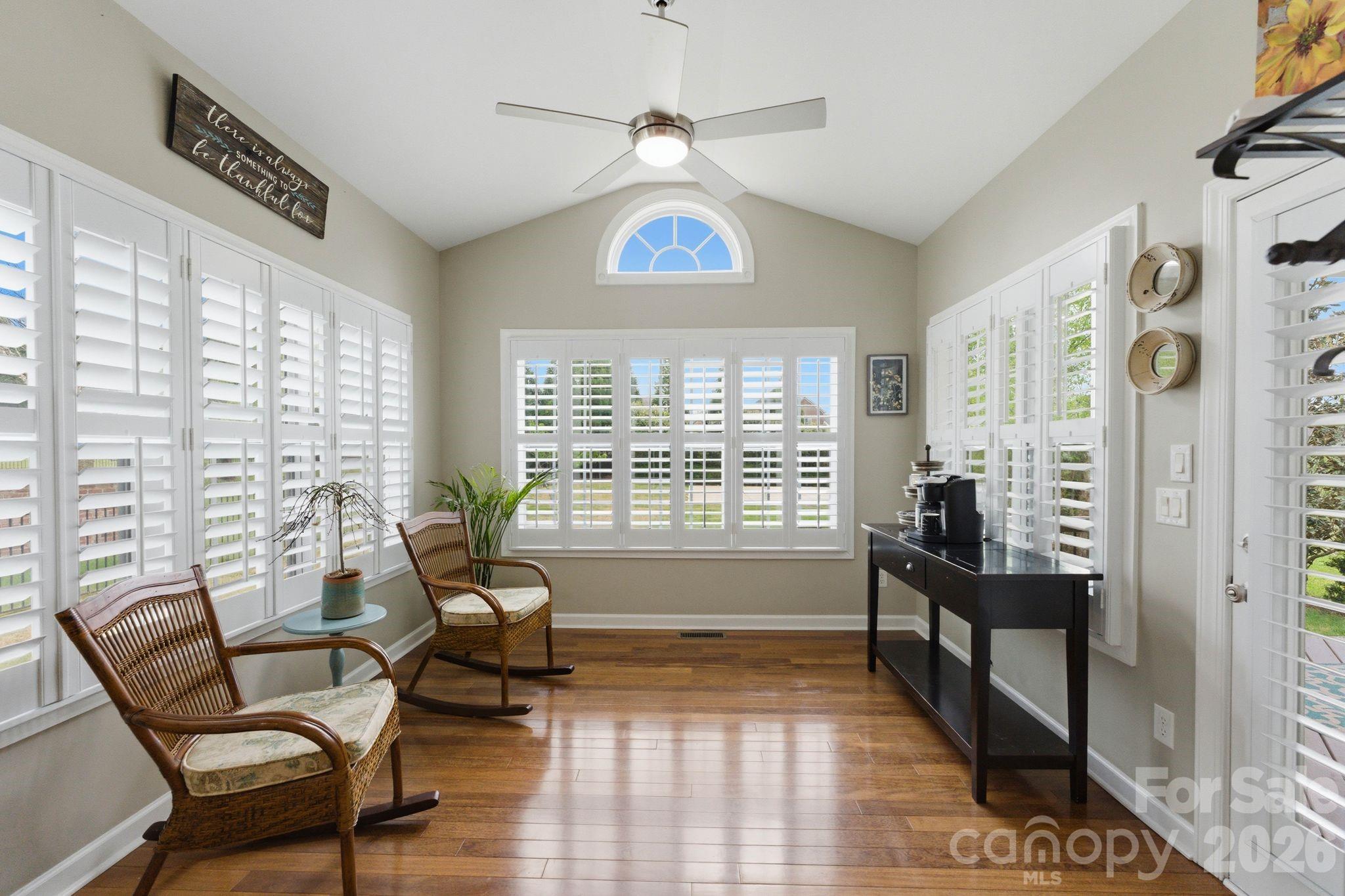 Hollister - Residential