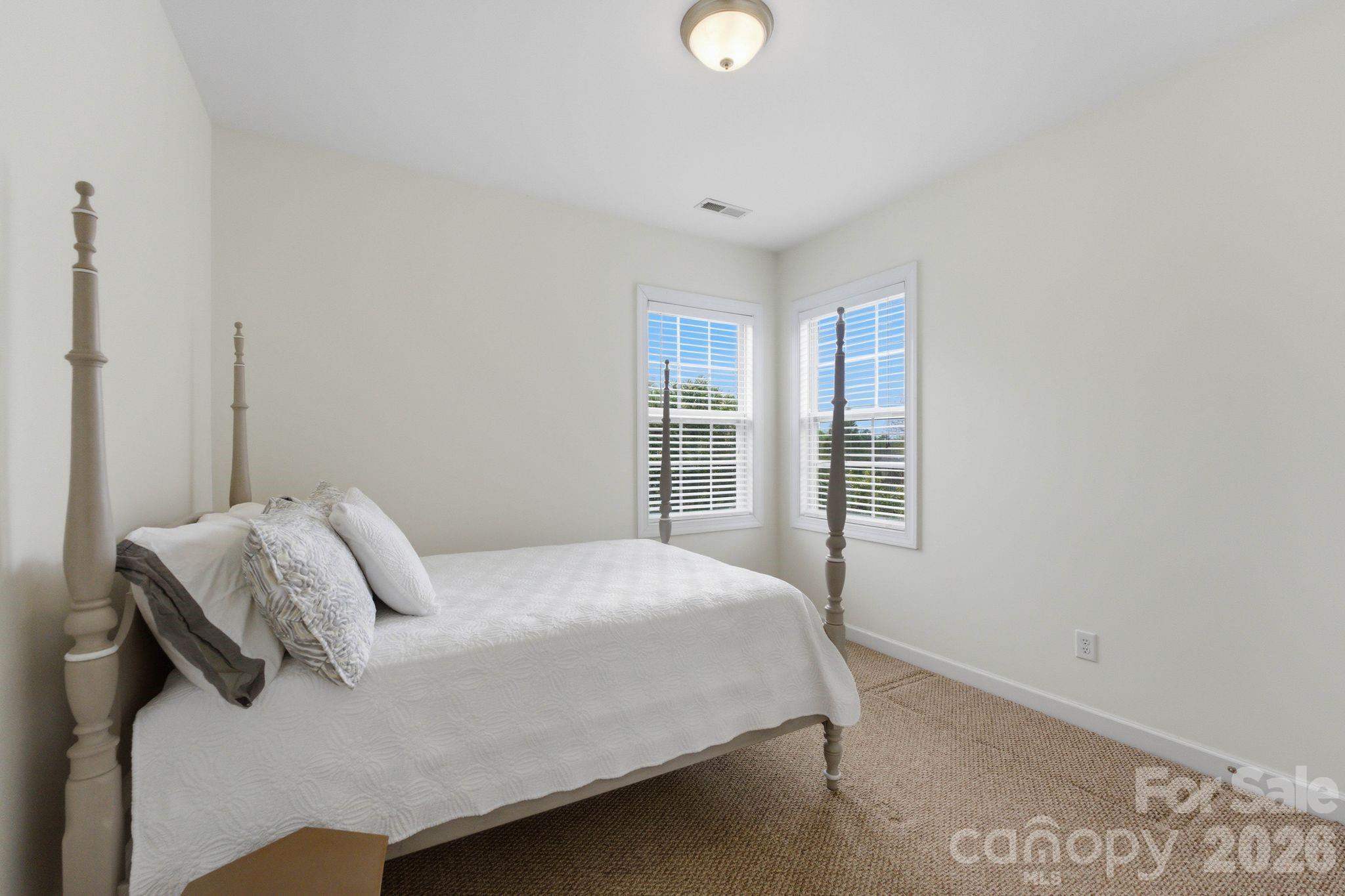 Hollister - Residential