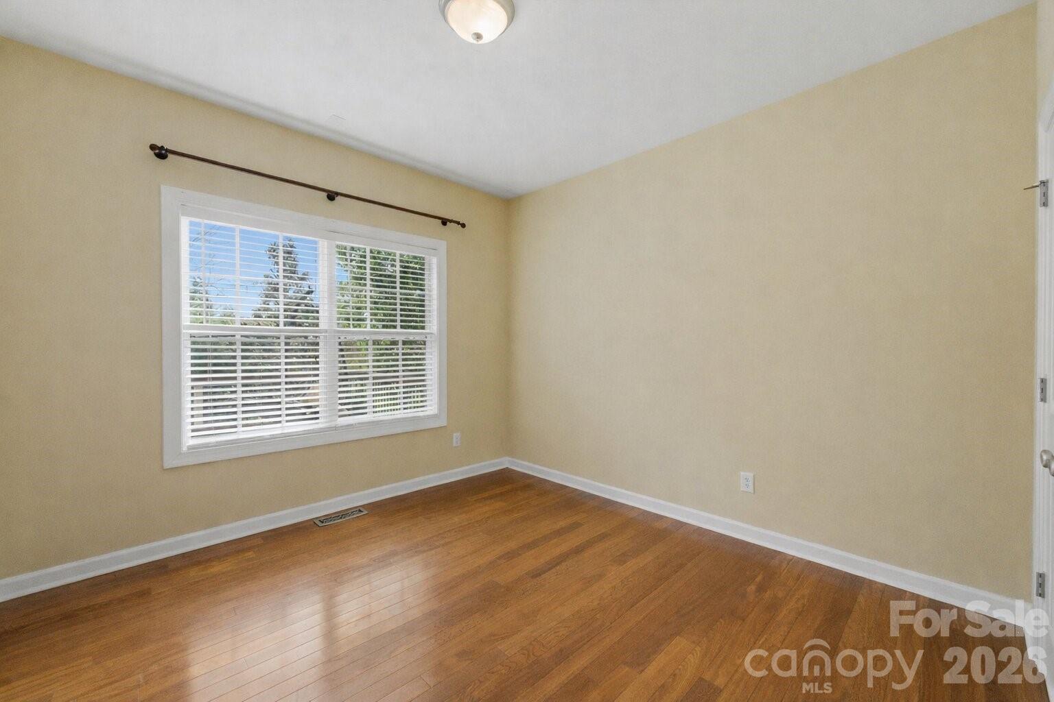 Hollister - Residential