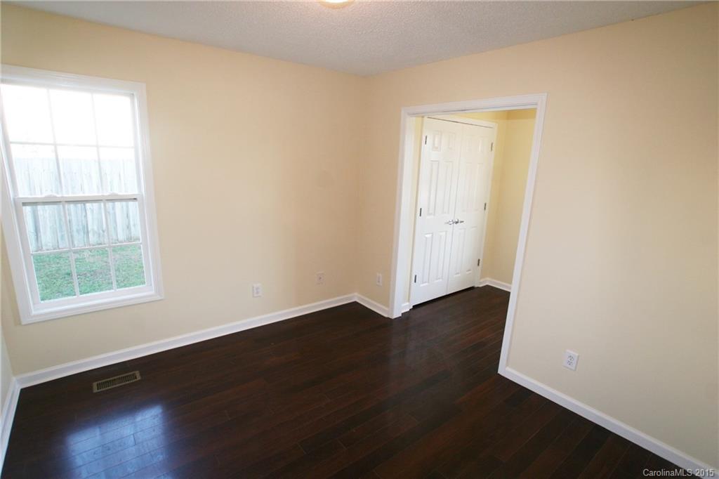 Raccoon Hollow - Residential