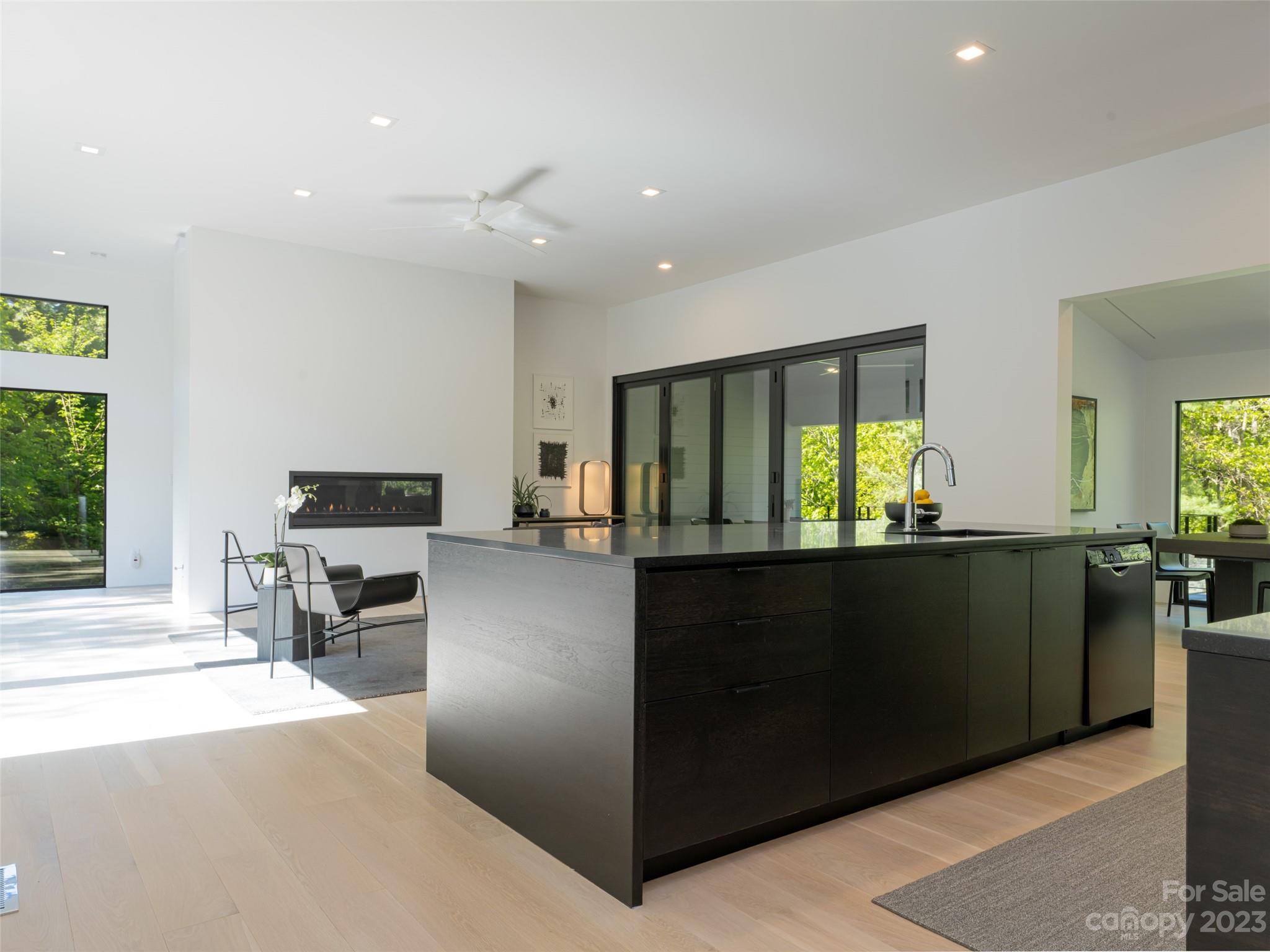 Reynolds Mountain - Residential