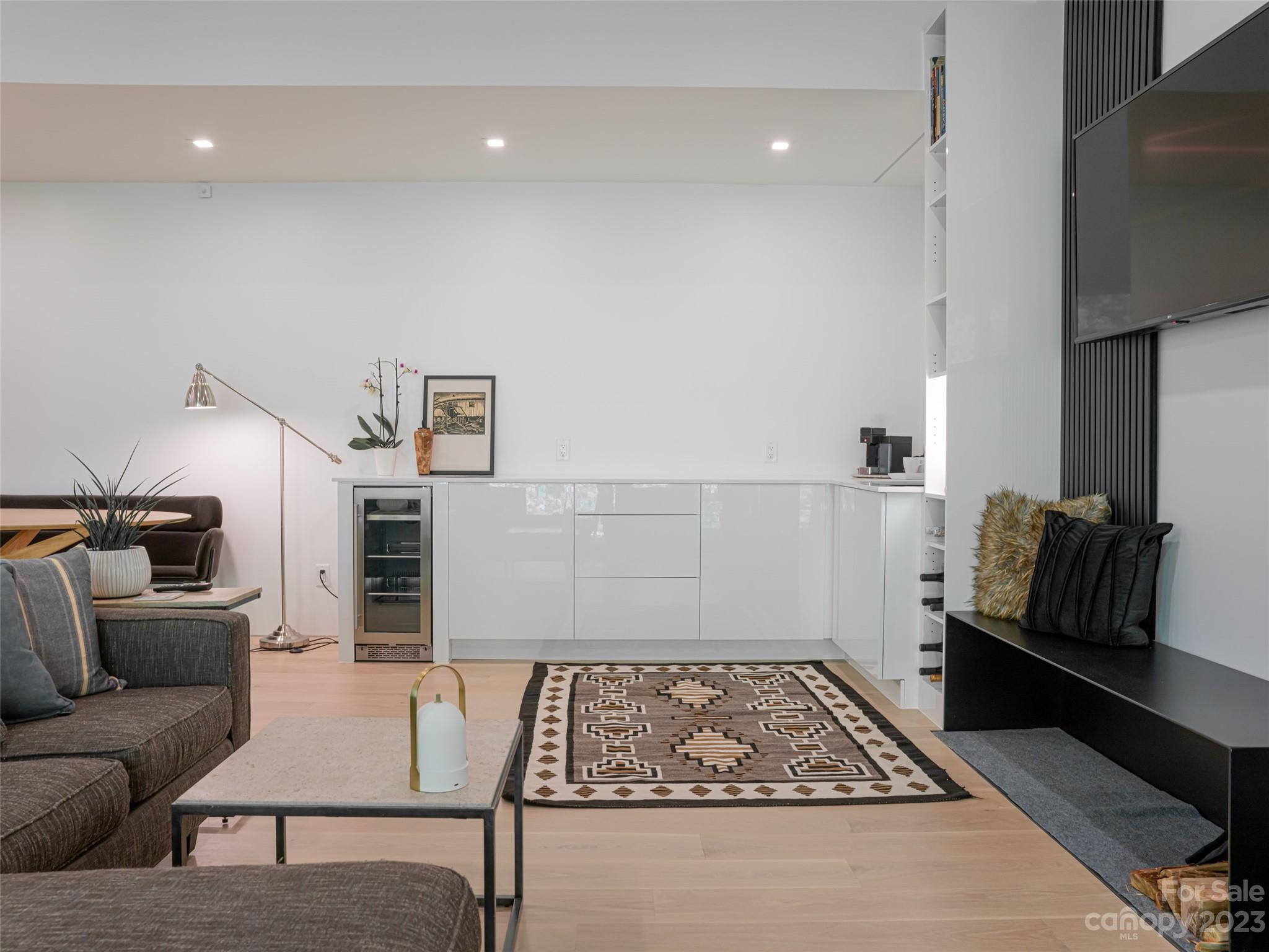 Reynolds Mountain - Residential