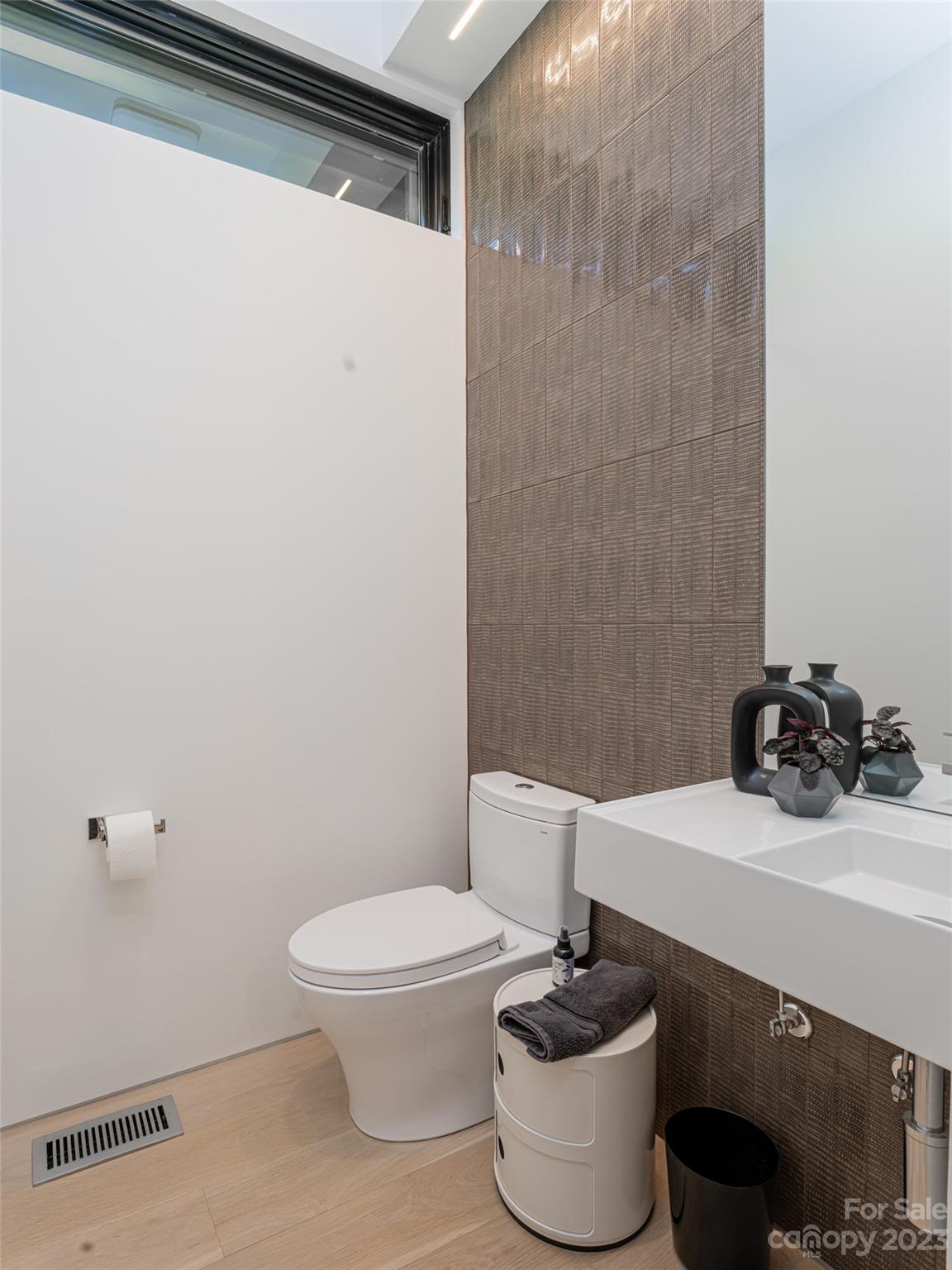 Reynolds Mountain - Residential