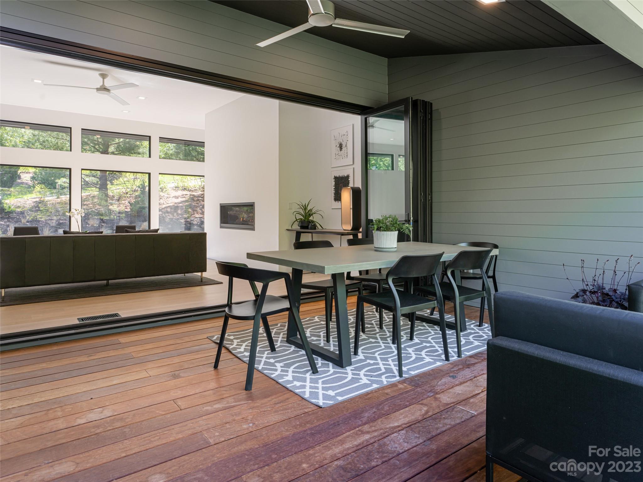 Reynolds Mountain - Residential