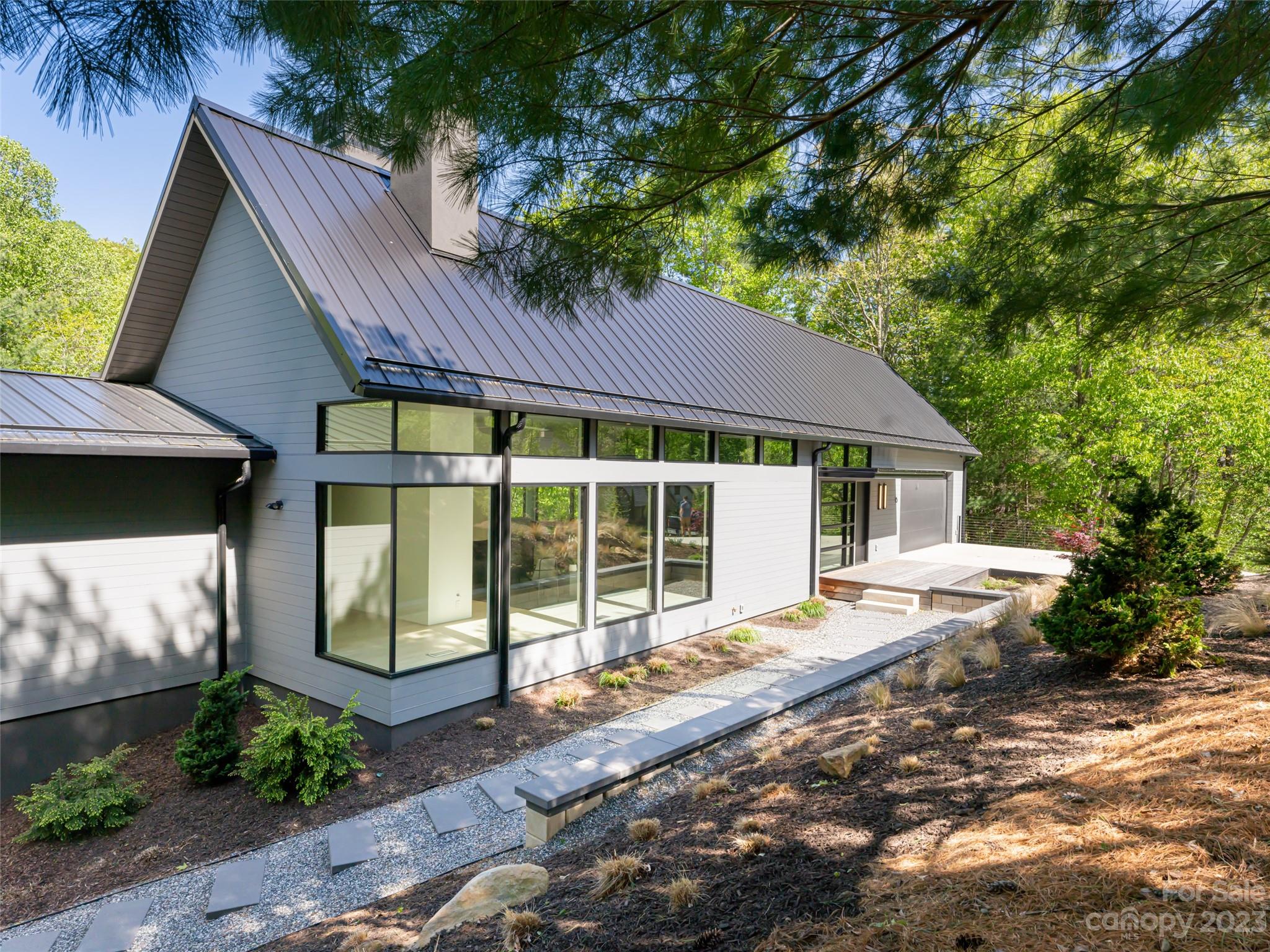 Reynolds Mountain - Residential