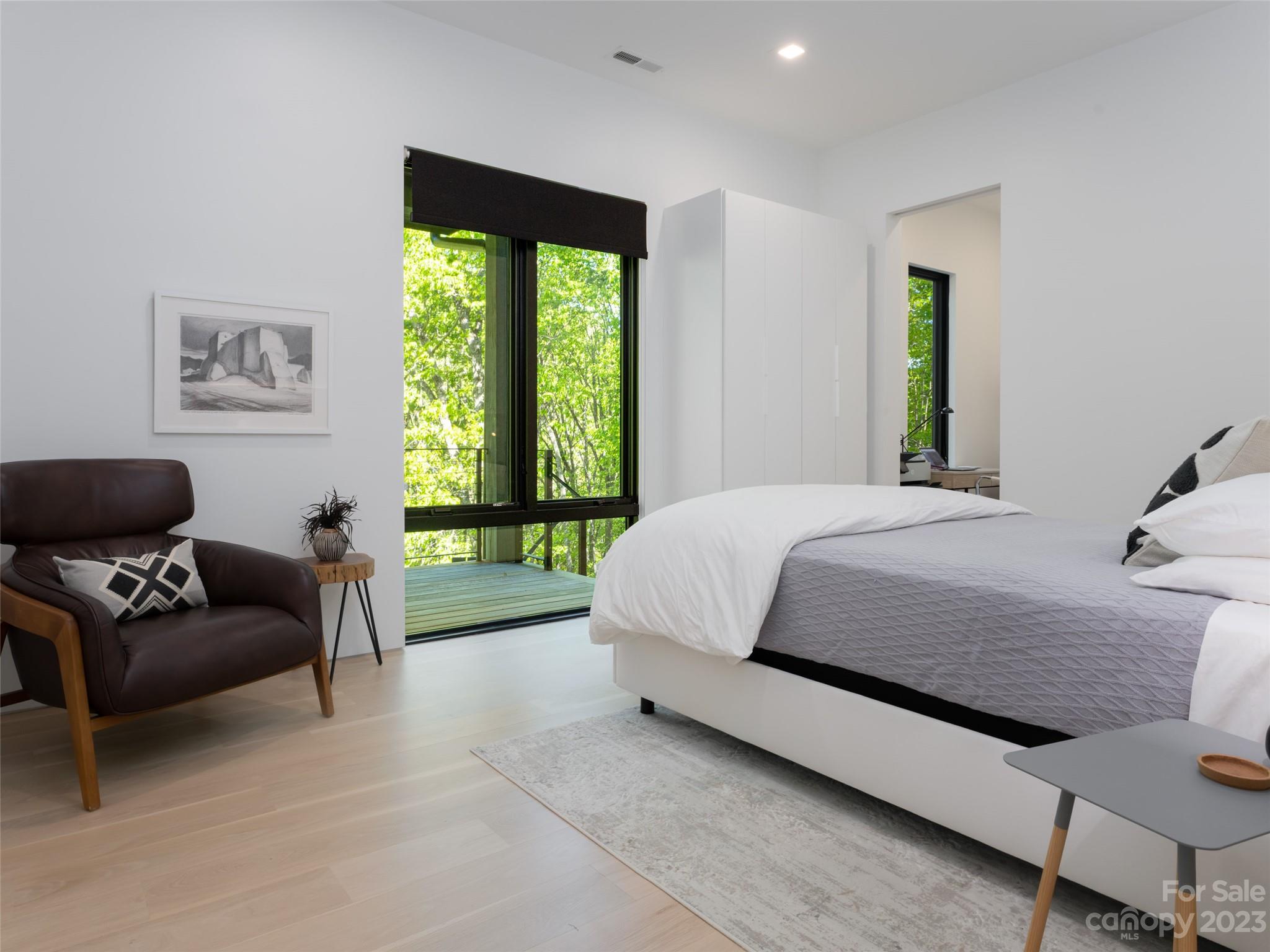 Reynolds Mountain - Residential