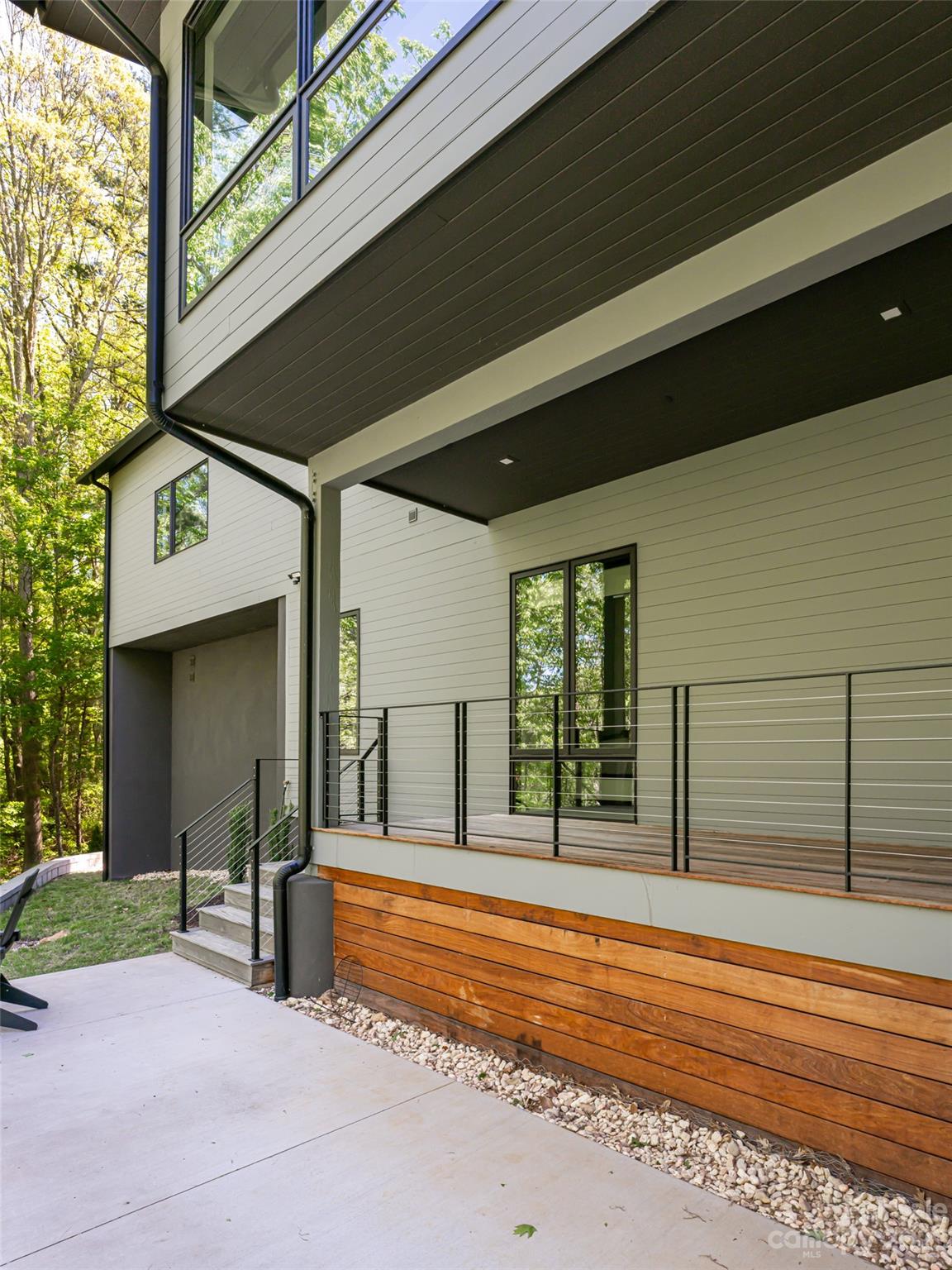 Reynolds Mountain - Residential