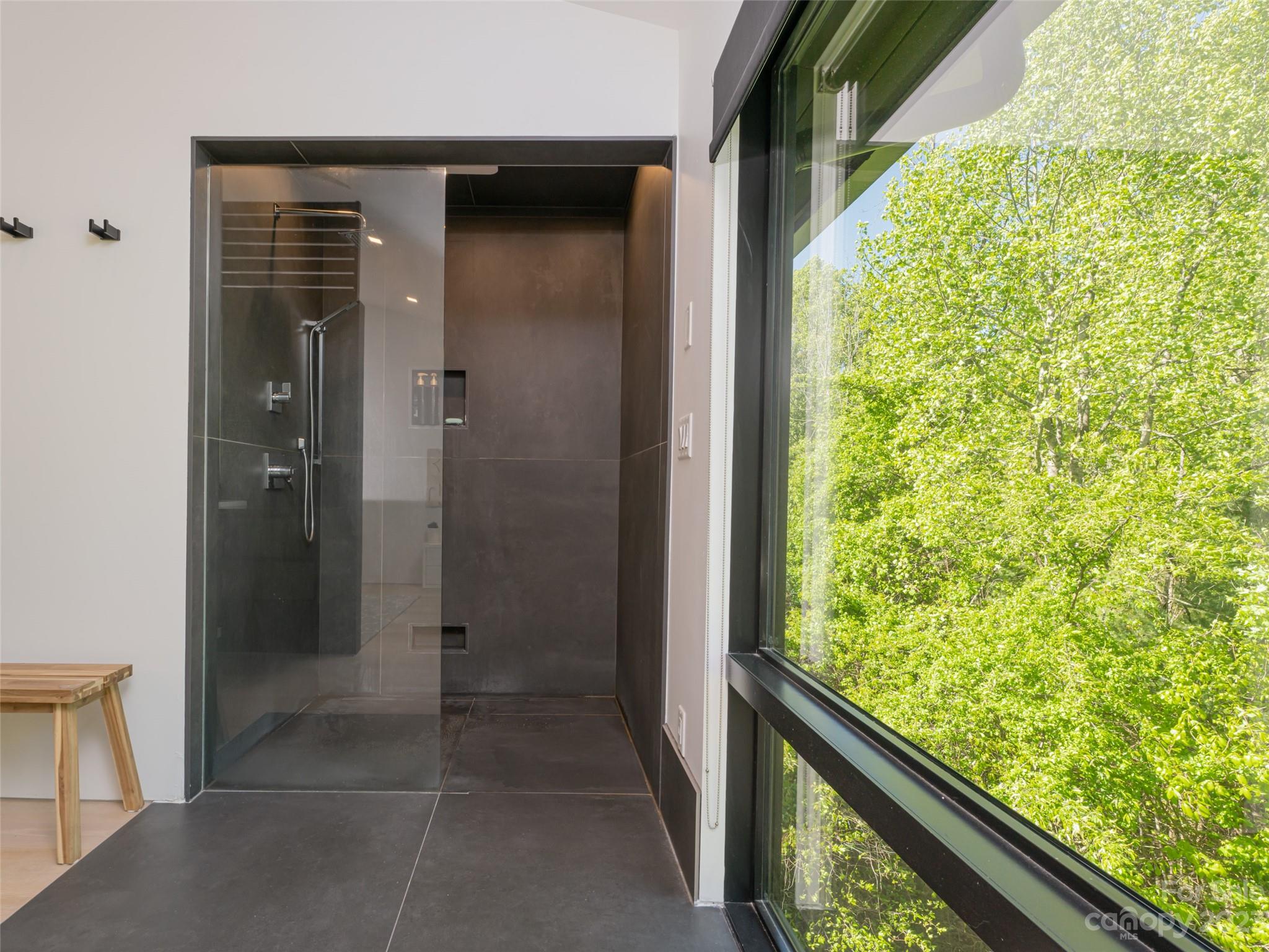 Reynolds Mountain - Residential