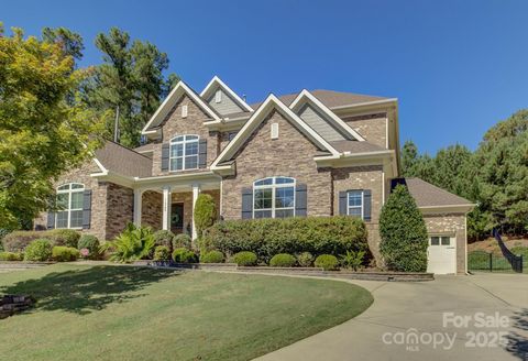 Photo of 16300 Doves Canyon Lane, Charlotte, NC 28278 (MLS # 4312241) Photo of 16300 Doves Canyon Lane, Charlotte, NC 28278 (MLS # 4312241)
