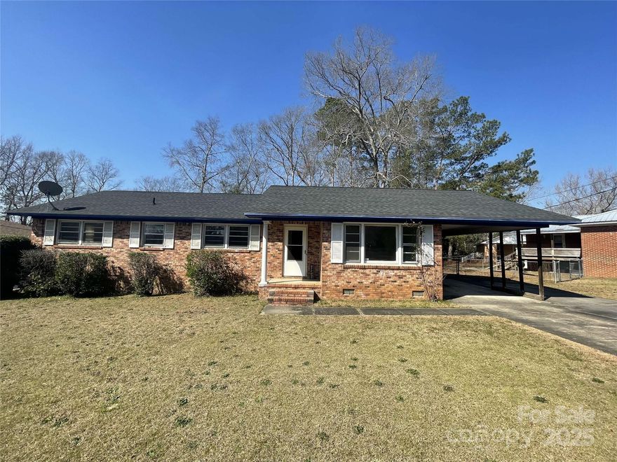 3/2 SFH Sold AS-IS. Will pass VA/FHA inspection. Appt only showings