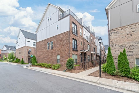 Photo of 13051 Tinton Avenue, Charlotte, NC 28204 (MLS # 4431685)