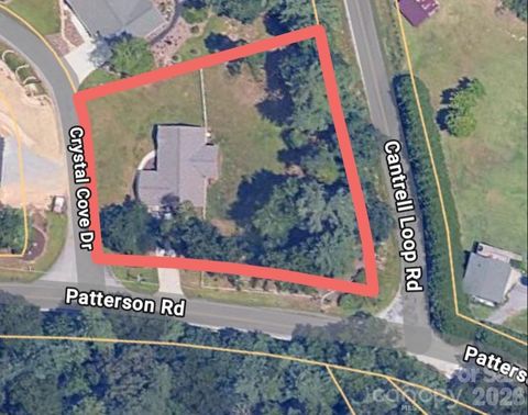 Photo of 12 Crystal Cove Drive, Hendersonville, NC 28739 (MLS # 4341068)