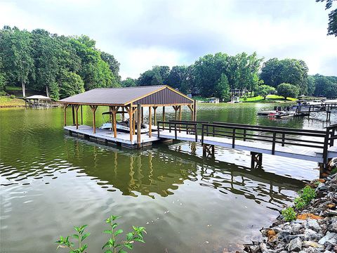 6908 Shade Tree Lane Sherrills Ford NC 28673