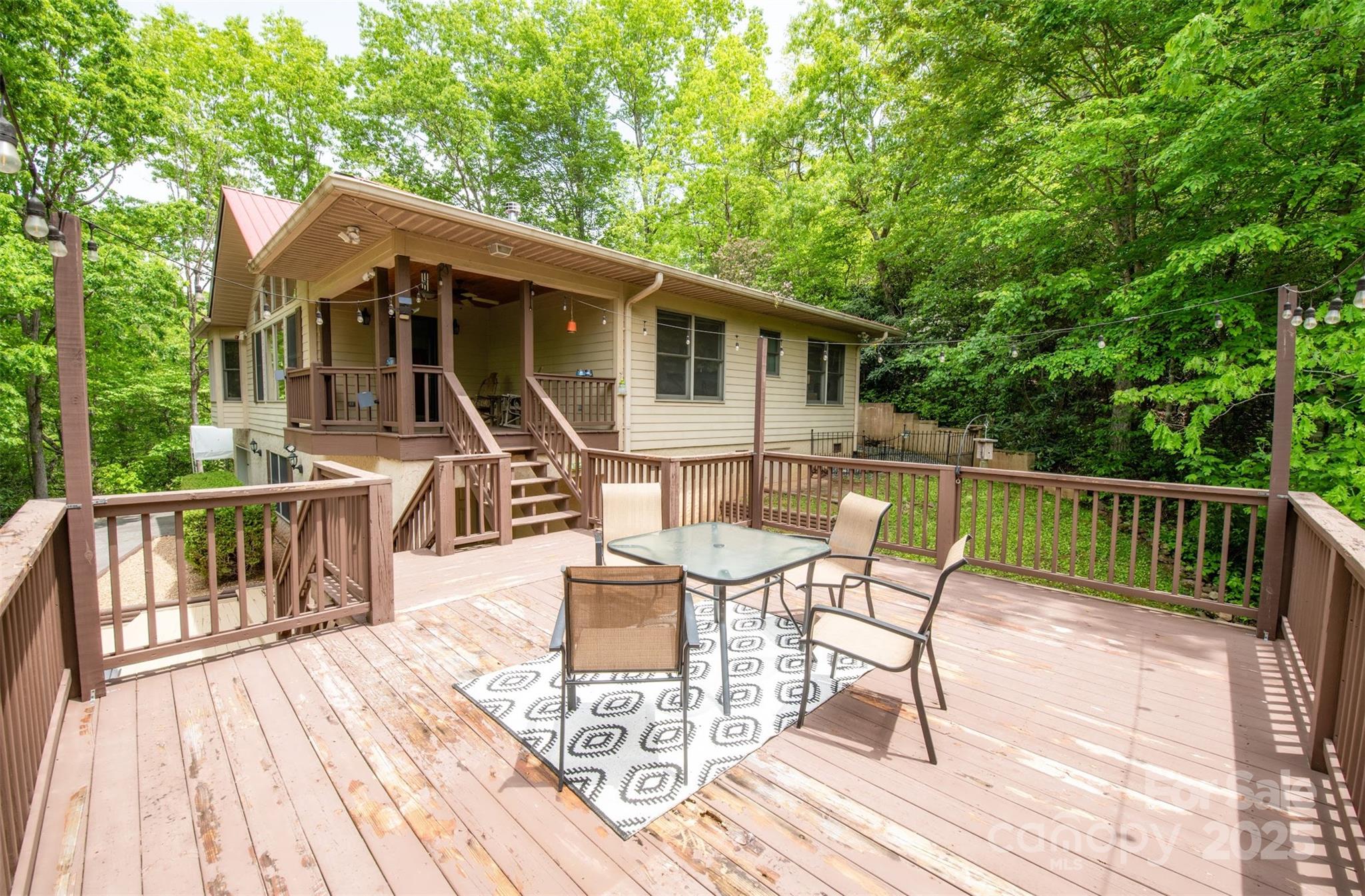 571 Ivy Ridge Circle