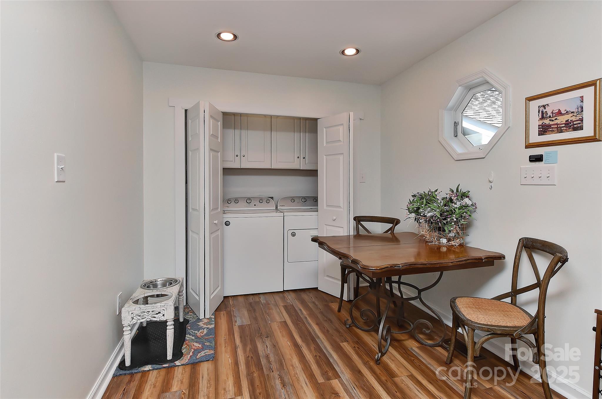 Charlotte, North Carolina 28270, United States, 5 Bedrooms Bedrooms, ,3 BathroomsBathrooms,Residential,Under Contract,110989