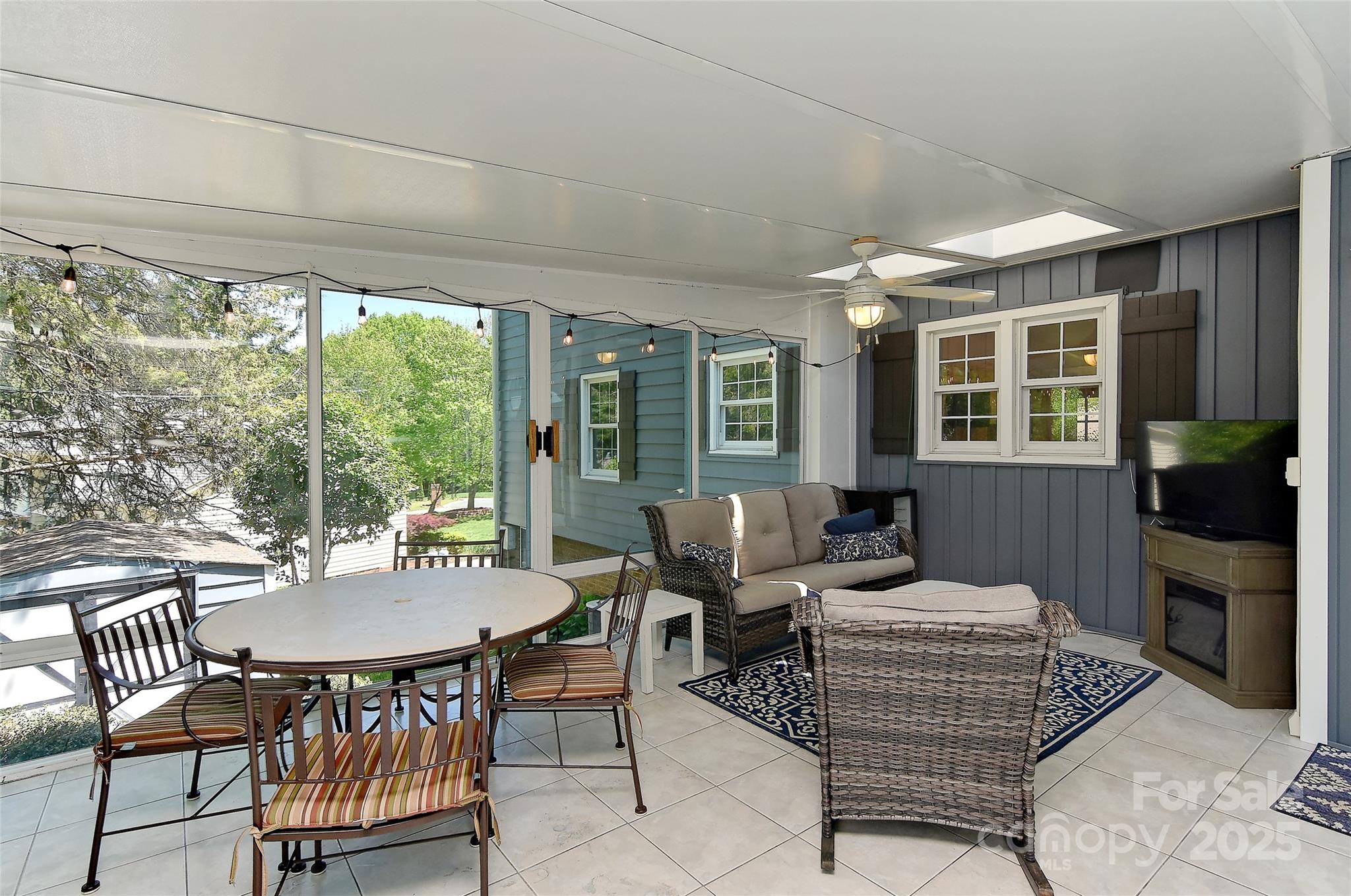 Charlotte, North Carolina 28270, United States, 5 Bedrooms Bedrooms, ,3 BathroomsBathrooms,Residential,Under Contract,110989