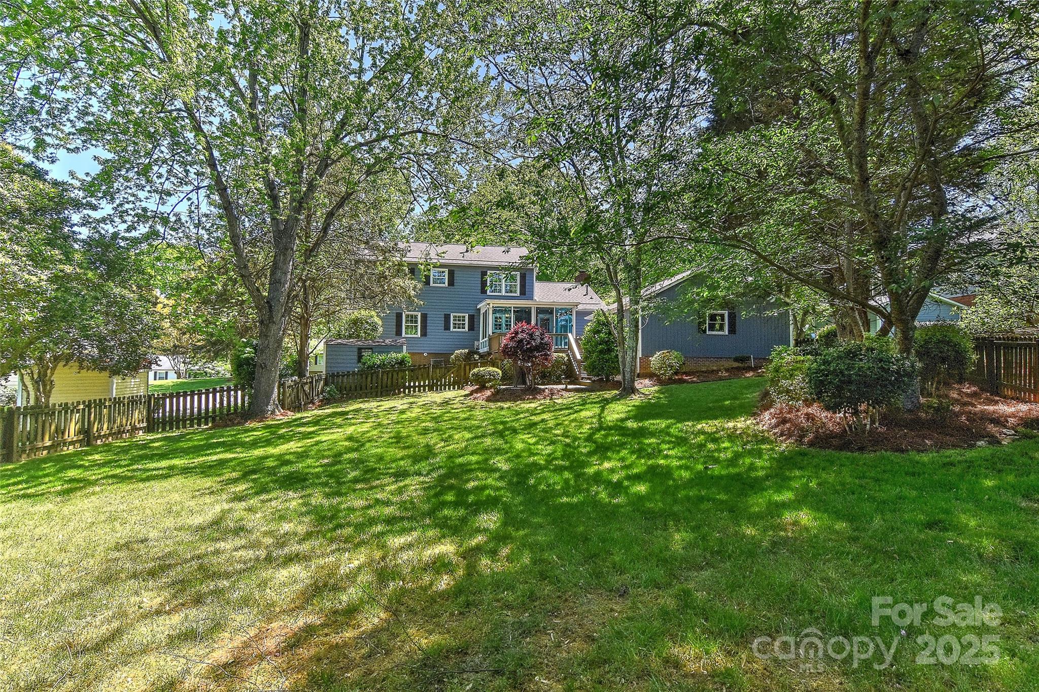 Charlotte, North Carolina 28270, United States, 5 Bedrooms Bedrooms, ,3 BathroomsBathrooms,Residential,Under Contract,110989