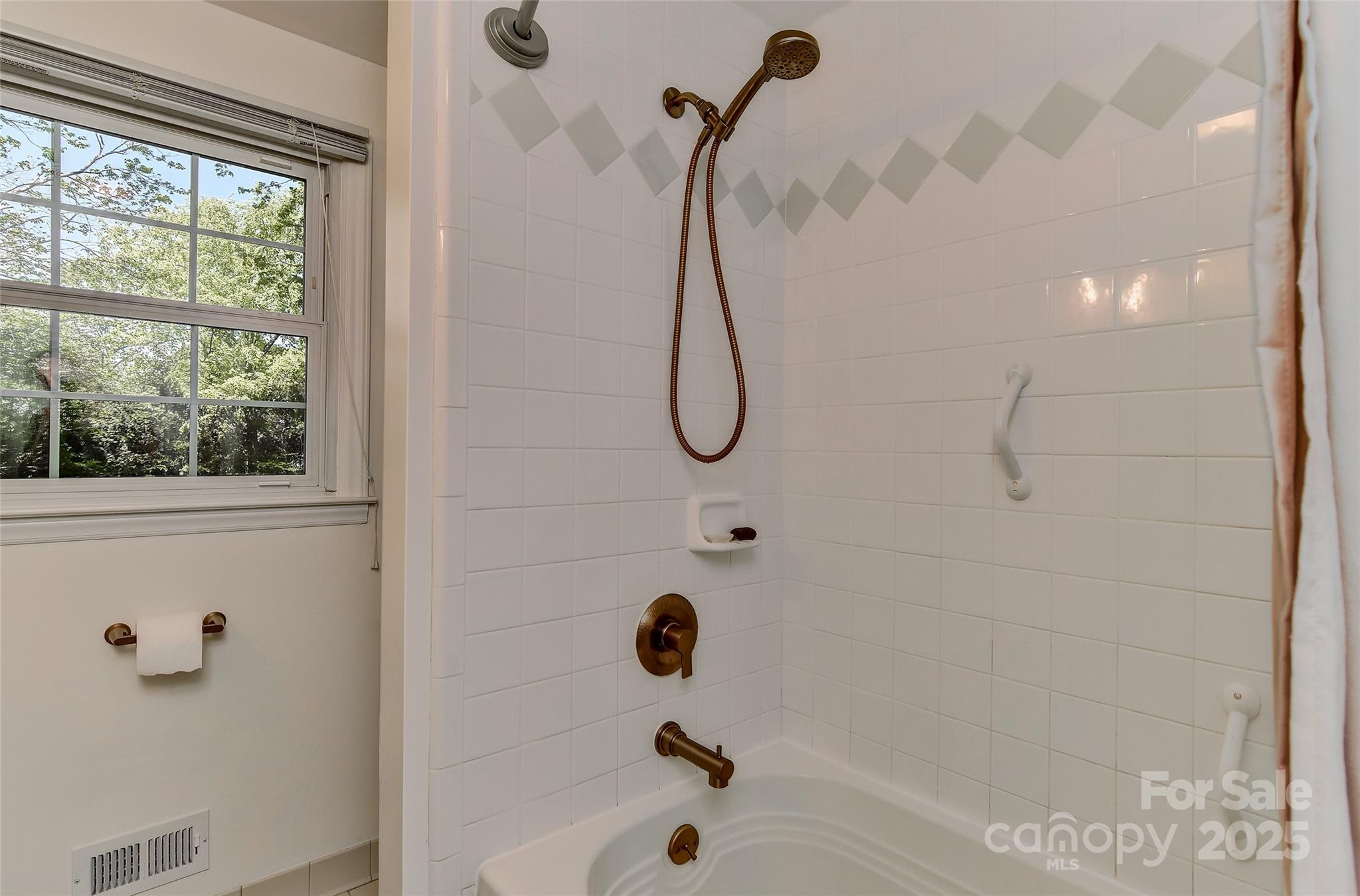 Charlotte, North Carolina 28270, United States, 5 Bedrooms Bedrooms, ,3 BathroomsBathrooms,Residential,Under Contract,110989