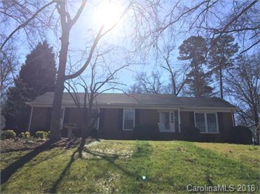 Gorgeous move-in ready brick ranch located in the heart of Southwark. Just minutes from SouthPark mall, this home sits on a soaring hill, overlooking the beautiful Archdale Road. The interior boasts hardwood floors throughout (no carpet!), nice open concept floorplan, formal dining area, and large backyard with a storage shed. This won't last long!