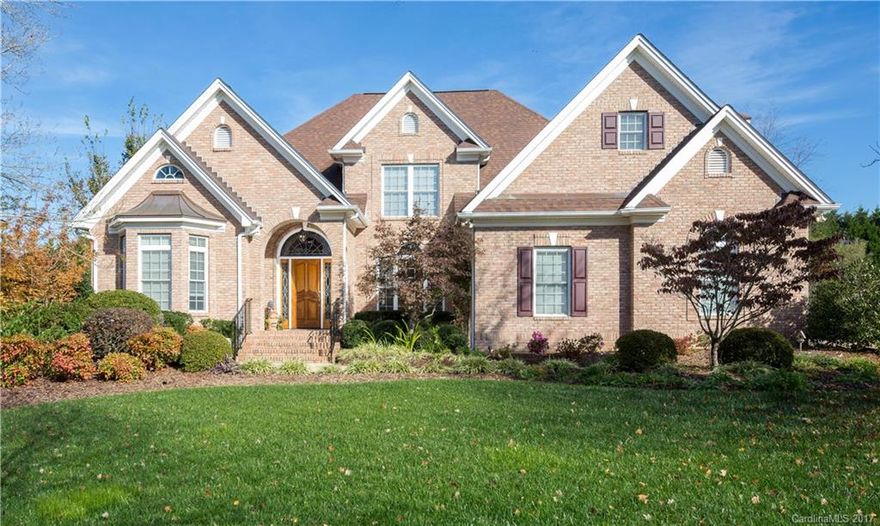 Lovely, 1 owner 2 story brick home located on fantastic lot w/beautiful private fenced back yard.  Built by Sonny Collins, this home features beautiful moldings throughout.  Includes foyer, study, huge 2 story great room w/ fantastic FP & built-ins.  All this plus an open, sunny kitchen & office.  Huge master BR w/vaulted ceilings & FP w/ gas logs.  Great master BA w/jacuzzi tub & sep shower & large walk-in closet w/lots of built-ins.  Also 2 BR's upstairs and bonus could be 4th BR. Won't last!