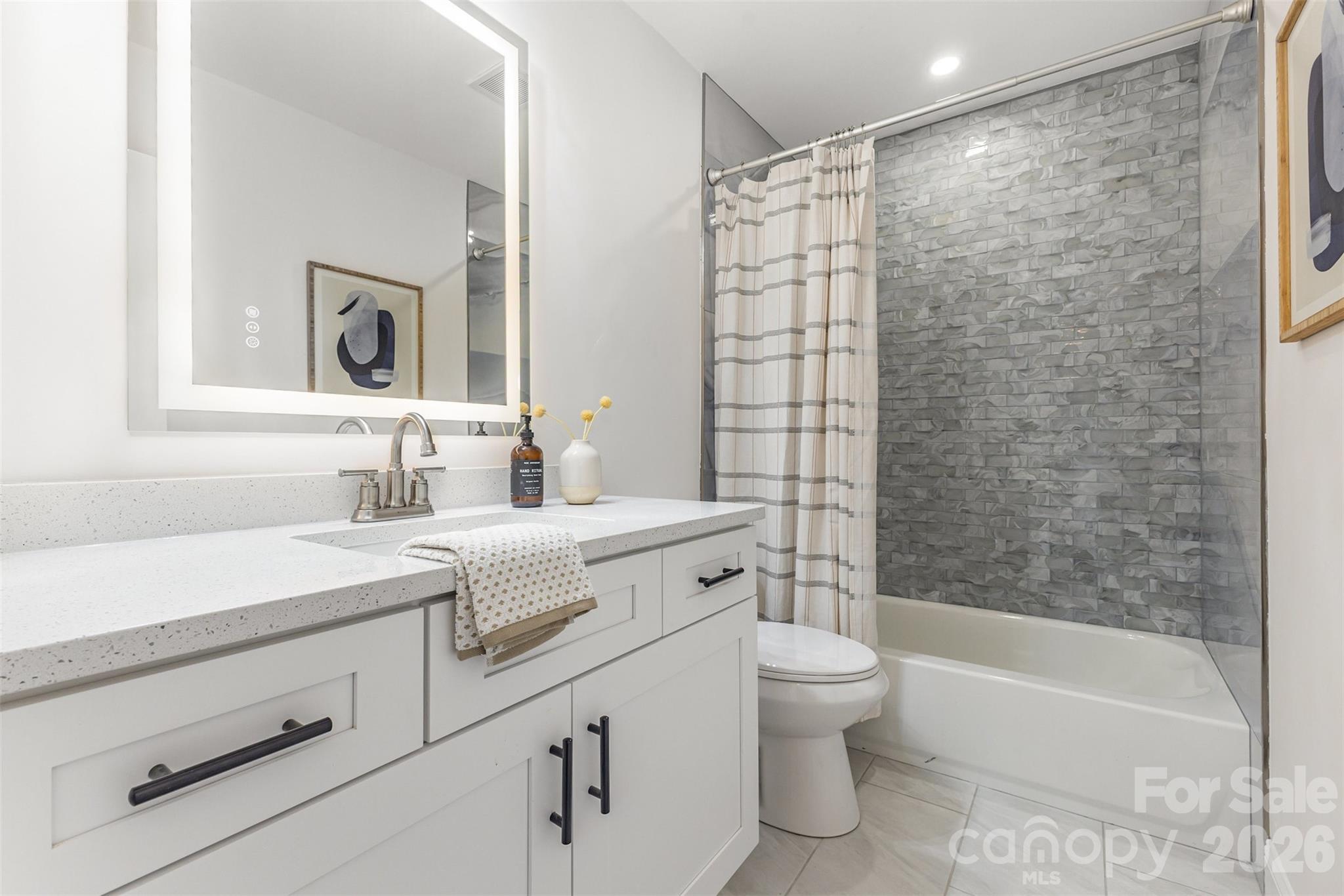 Tega Cay - Residential